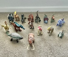 Lot Of Jurassic World Jurassic Park Dinosaur Action Figures 9-13   Lot 16