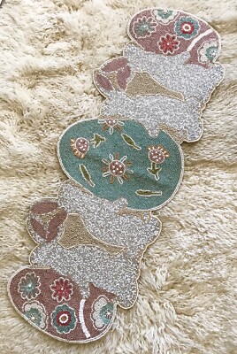 BRAND NWT PIER 1 EMBELLISHED BEADED BUNNY & EASTER EGGS 13'' X 35'' TABLE RUNNER