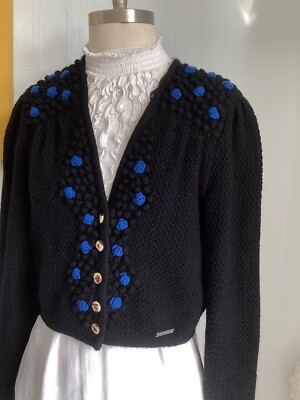 Giesswein Strickjacke Gr. 16 Wollpullover Blumenstickerei Cottagecore Bavaria