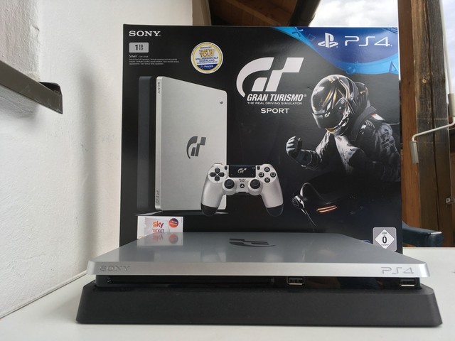 Sony PlayStation 4 Slim 1TB mit FW 4.55 / 5.05 im GT Sport Limited Design! TOP!