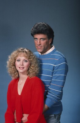 BEAUTIFUL SHELLEY LONG & TED DANSON  8X10 Photo