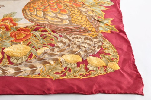 Ferragamo Scarf Silk Red x Multicolor Flower Bird Size 39.4 x 41.3 Authentic - Picture 6 of 12
