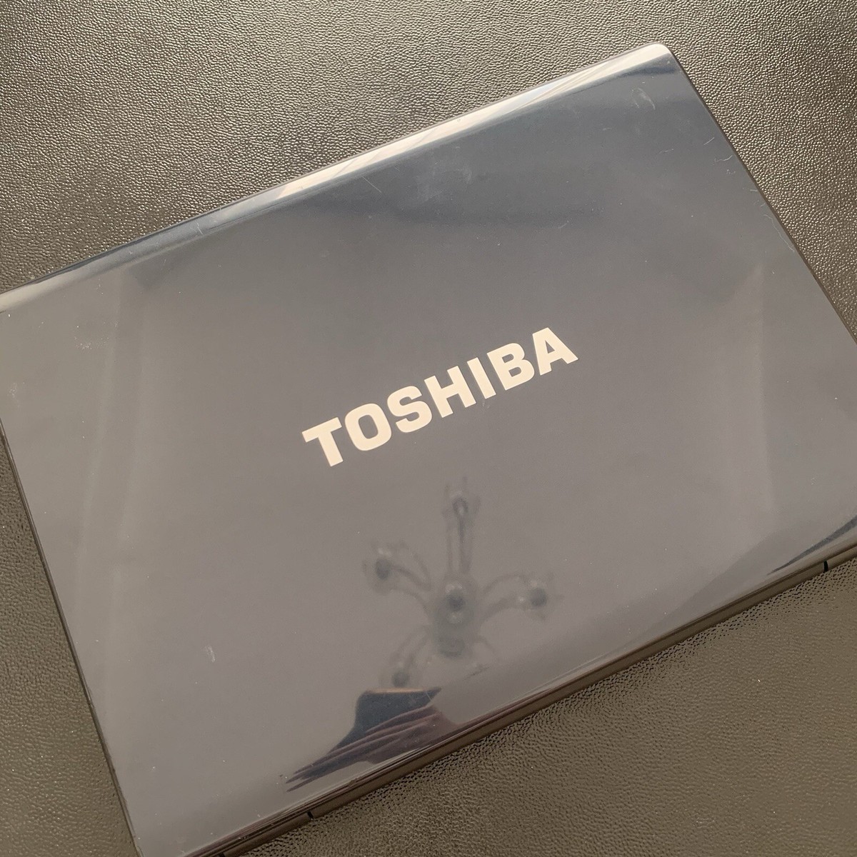 Toshiba Satellite Laptop PSLB8U-002003 Intel Pentium, RW DVD