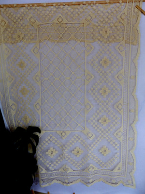 Filet-Tischdecke - ecru - 110/160cm und Kleinteile - Handarbeit - Auswahl