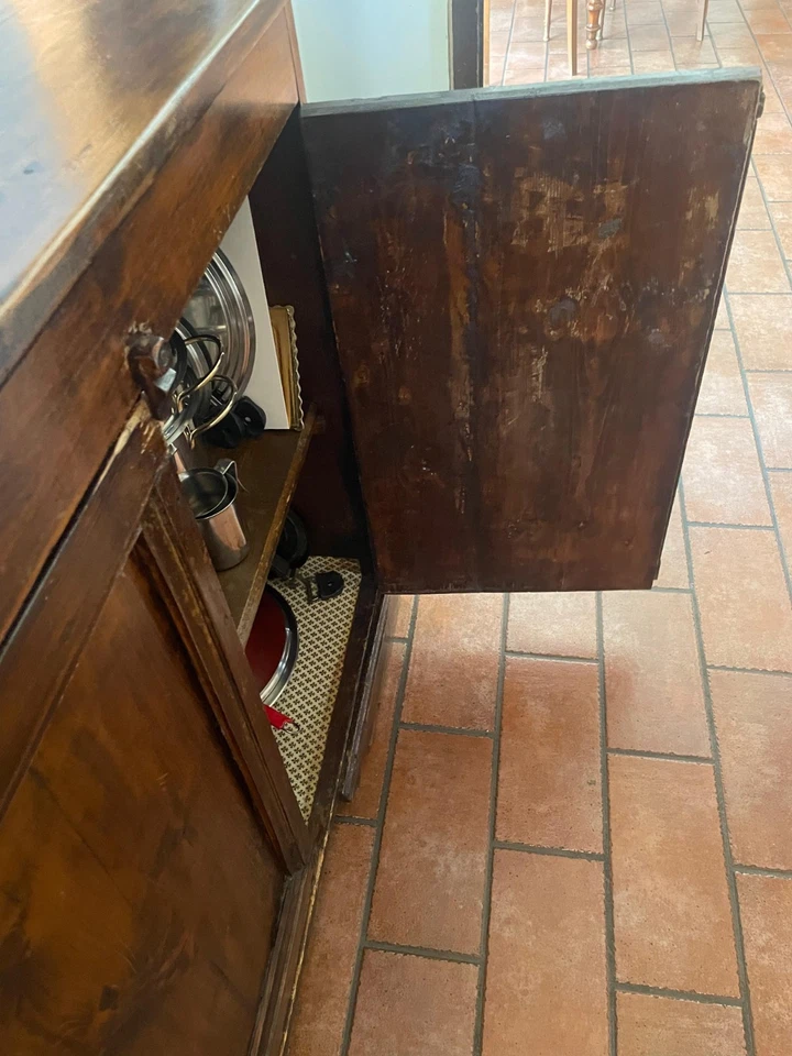 credenza bassa noce massiccio antica inizio XX Piemonte - Immagine 4 di 4