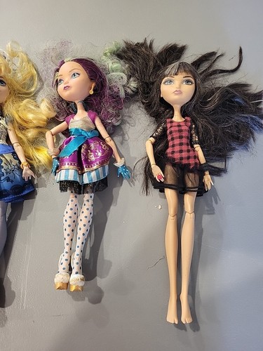 5 Ever After High Dolls 2012 Need Cleaned - Picture 5 of 9