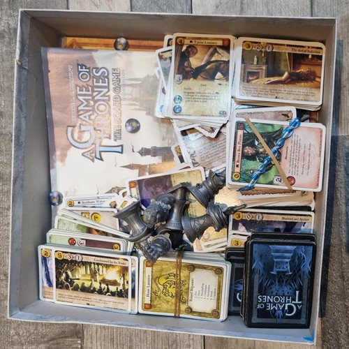A Game Of Thrones " The Card Game " 2008 Fantasy Fighting Board Game by LCC - Picture 3 of 3