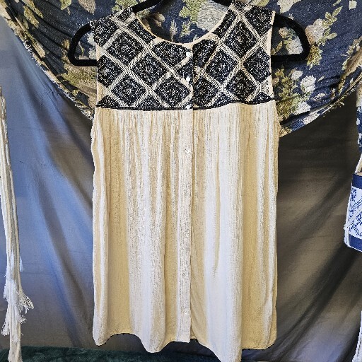 Zara Basic Collection Embroidered Flowy Tank Top … - image 4