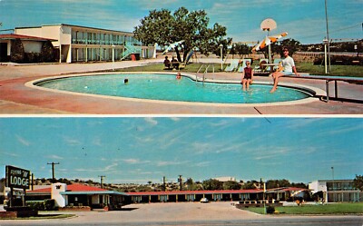 Ozona TX Texas Travelodge Flying W Lodge Motel on Main Street Vtg Postcard A40