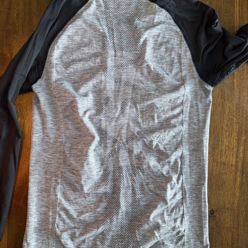 Victoria’s Secret VSX Sport Workout Long Sleeve Top Shirt M Gray Black Thumbhole - Picture 10 of 11