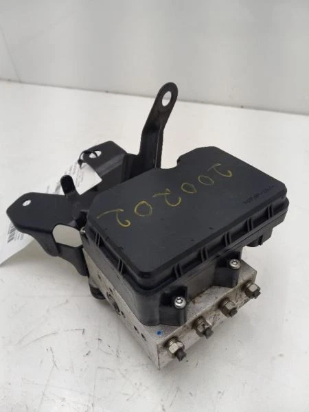 Conjunto de actuador y bomba de freno antibloqueo sedán para 12 años Foto 2 de 4