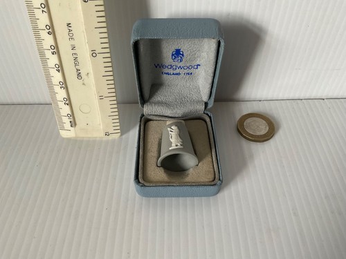RARE VINTAGE WEDGWOOD GREY JASPER BOXED THIMBLE SPINNER