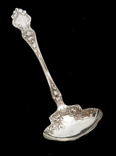 WALLACE VIOLET STERLING SILVER 5 1/4" CREAM LADLE
