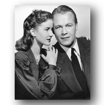 Lois Maxwell, Wayne Morris Photo 8x10 Publicity Shot 1947 Film That Hagen Girl