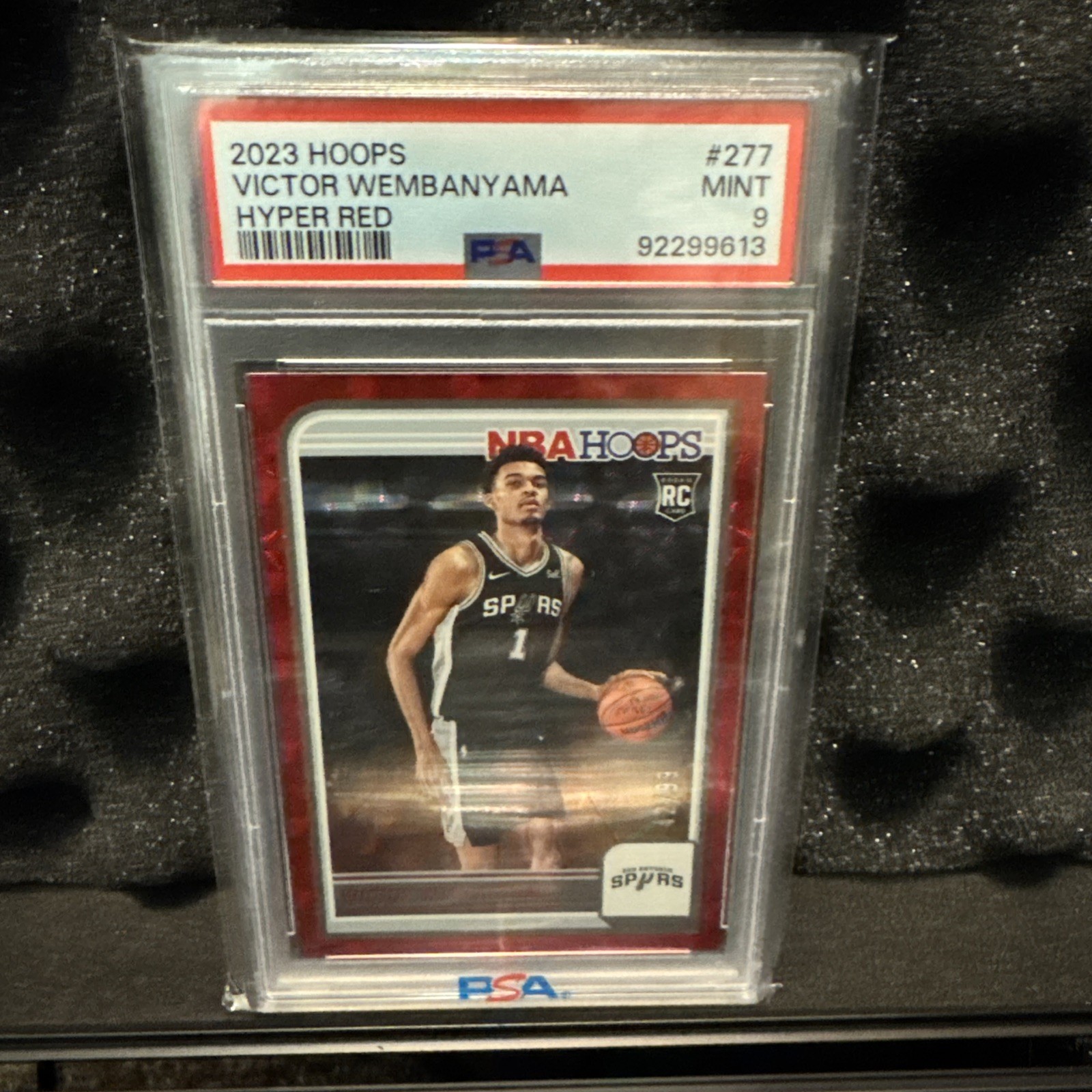 2023-24 Panini NBA Hoops - Rookies Victor Wembanyama #277 Hyper Red /99 (RC)