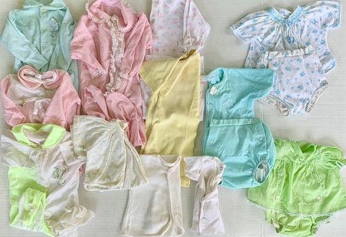 Vintage Paket Babykleidung 50’er-70’s Schläfer Outfits Shirts Kleider 15 Teile