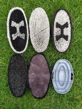 Haas Brush Set Dark Bay/Black Horses, 6 Brushes Including Free Curry Comb/Bag