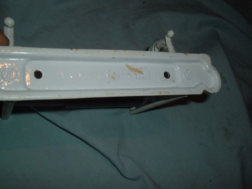 toilet paper holder Vintage Victorian Enameled Cast Iron Made in France - Picture 4 of 5