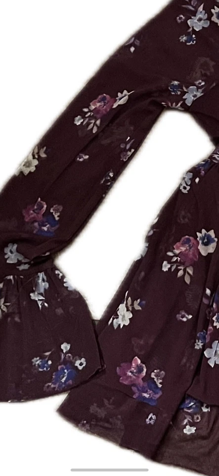 ARIZONA JEAN CO~SZ 10/12 GIRLS BEAUTIFUL BURGUNDY FLOWERED BLOUSE~BELL SLEEVES - Image 3 of 4