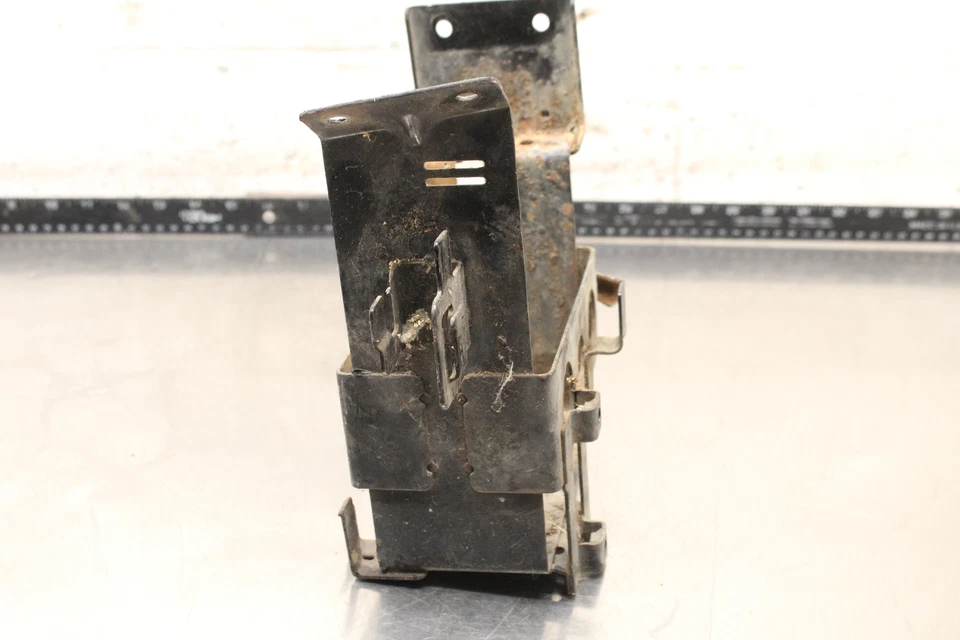 1981 Kawasaki 440 LTD KZ440D Belt BATTERY TRAY BOX HOLDER A414 - Image 4 of 4