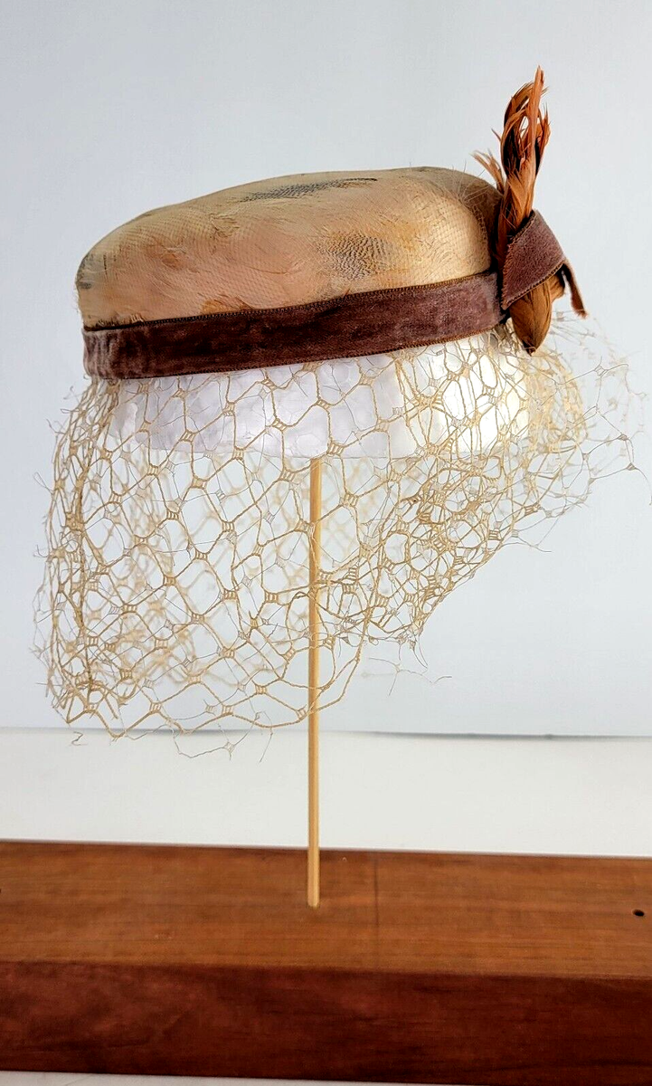 Womens Vintage Christine Original 1950s Feather Pillbox Hat  display picture 1
