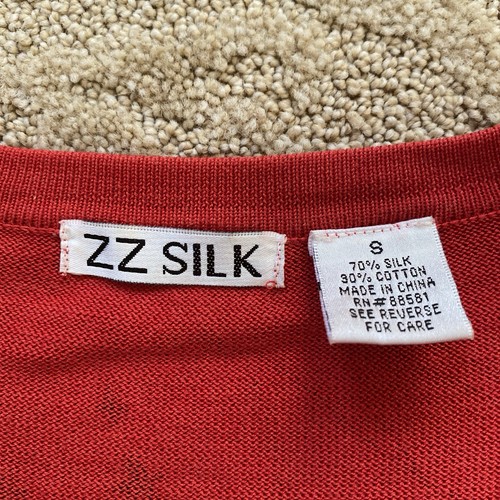 ZZ Silk Red Button Front V-Neck Cardigan Sweater Y2K Size Small Black Floral - Picture 3 of 5