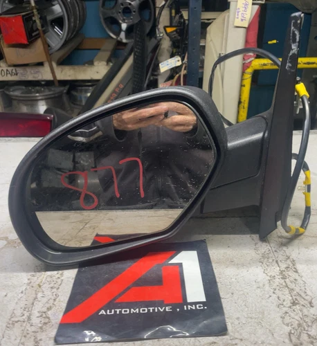 07-13 SILVERADO 1500 SUBURBAN 07-14 YUKON Left Driver Side View Mirror Power OEM