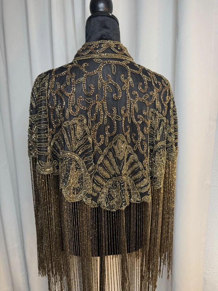 Capa para mujer totalmente con cuentas en color dorado, chaqueta Foto 4 de 4