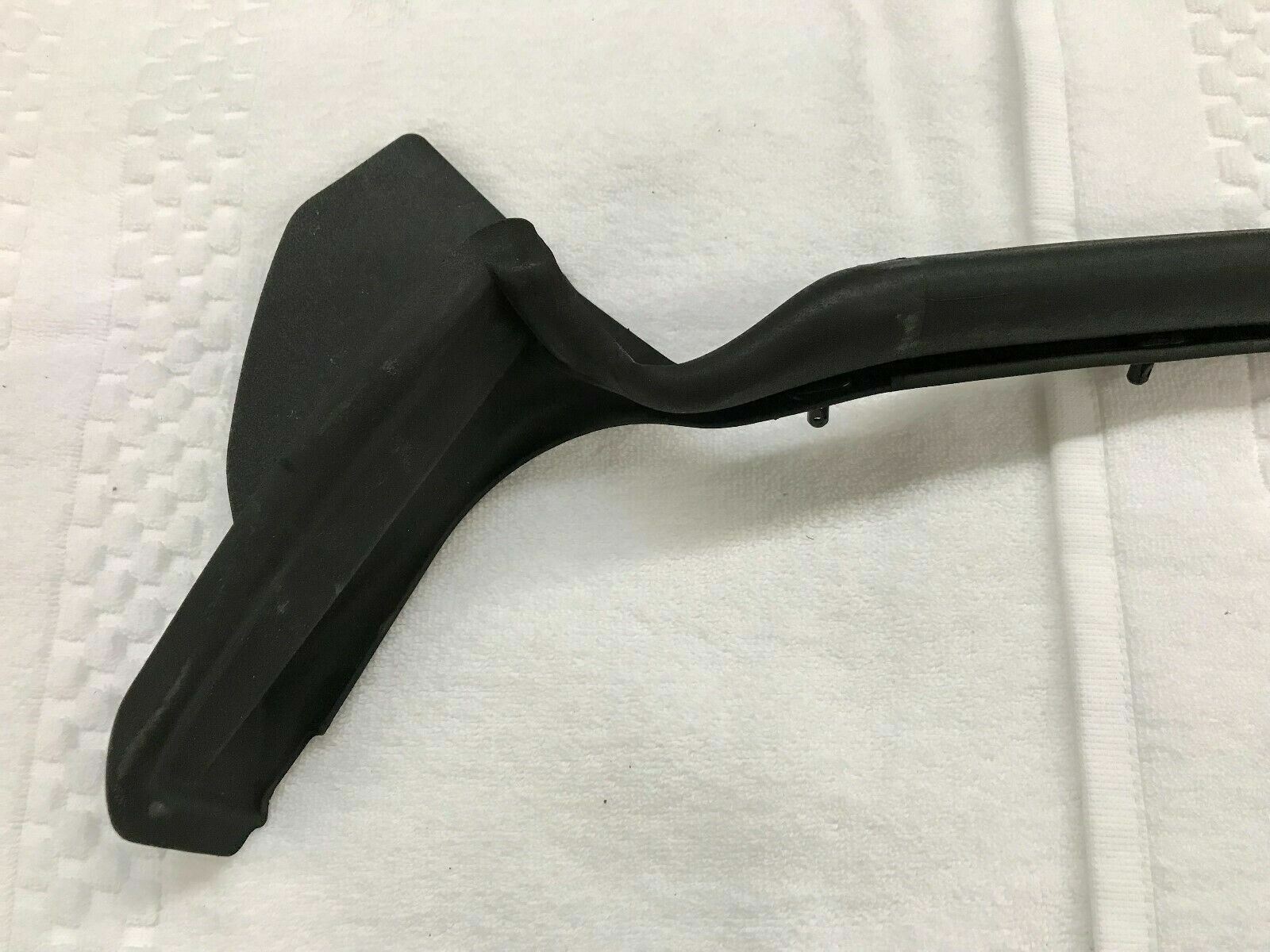 MCLAREN MP4-12C PASSENGER RIGHT SIDE OUTER DOOR JAM RUBBER SEAL GASKET OEM