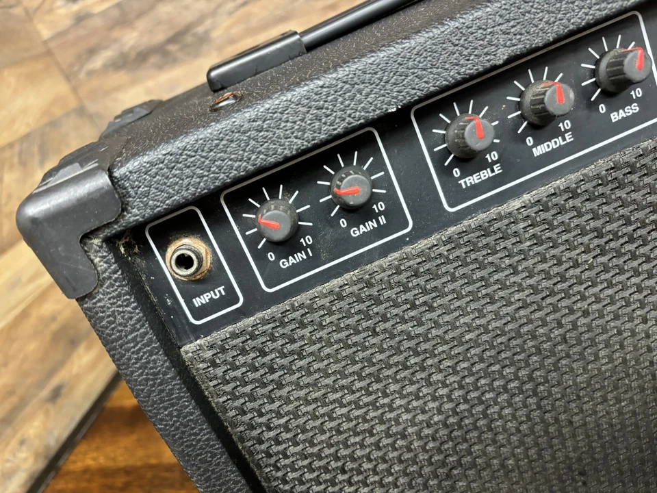 Randall RG15 Vintage Guitar Amplifier 15 Watt used, works great !!! - Image 2 of 4