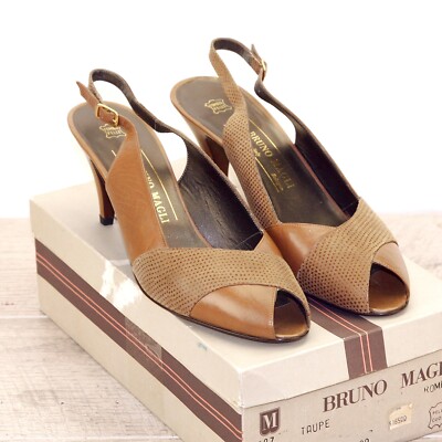 * NIB * $165 BRUNO MAGLI Neiman Marcus 9.5 Narrow Taupe * new Cedar Trees Bags