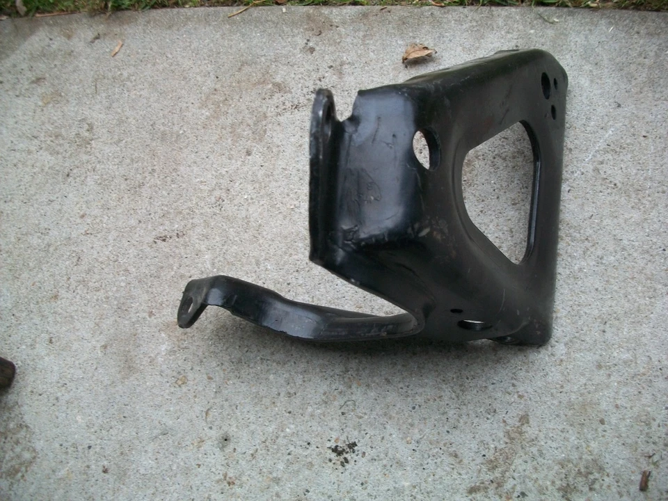 Кронштейн кондиционера 1977-1979 Pontiac Firebird Trans Am 403 V/8 GM Oldsmobile. - Изображение 2 из 4