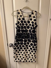 Ann Taylor dress size 2 Navy and cream, sleeveless, V-Neck sheath