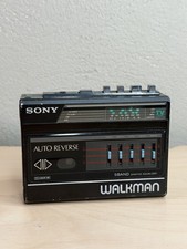 Sony Walkman WM-F80 TV/FM/AM Stereo Cassette Player w Headphones