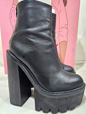 Jeffrey Campbell Women s Black Leather Platform Zip Ankle Boots Mulder 7