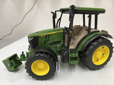 BRUDER SPIELZEUG BAUERNHOF TRAKTOR JOHN DEERE 5115M Maßstab 1:16