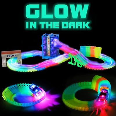 Autorennbahn Magic Traxx Rennstrecke Glow in the Dark  Track flexibel- mit Lift