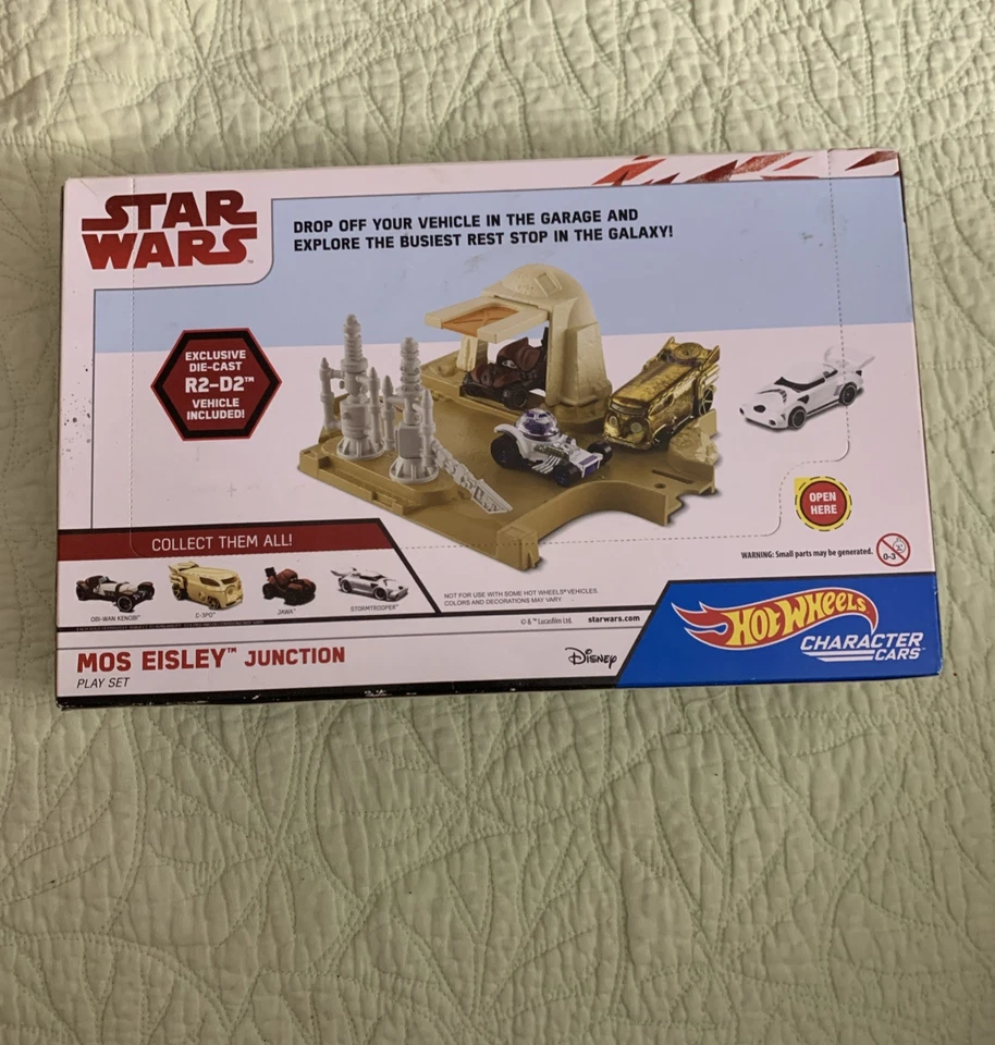 STAR WARS Hot Wheels Mos Eisley Junction Playset Die-Cast R2-D2 Character Car - Image 2 of 4