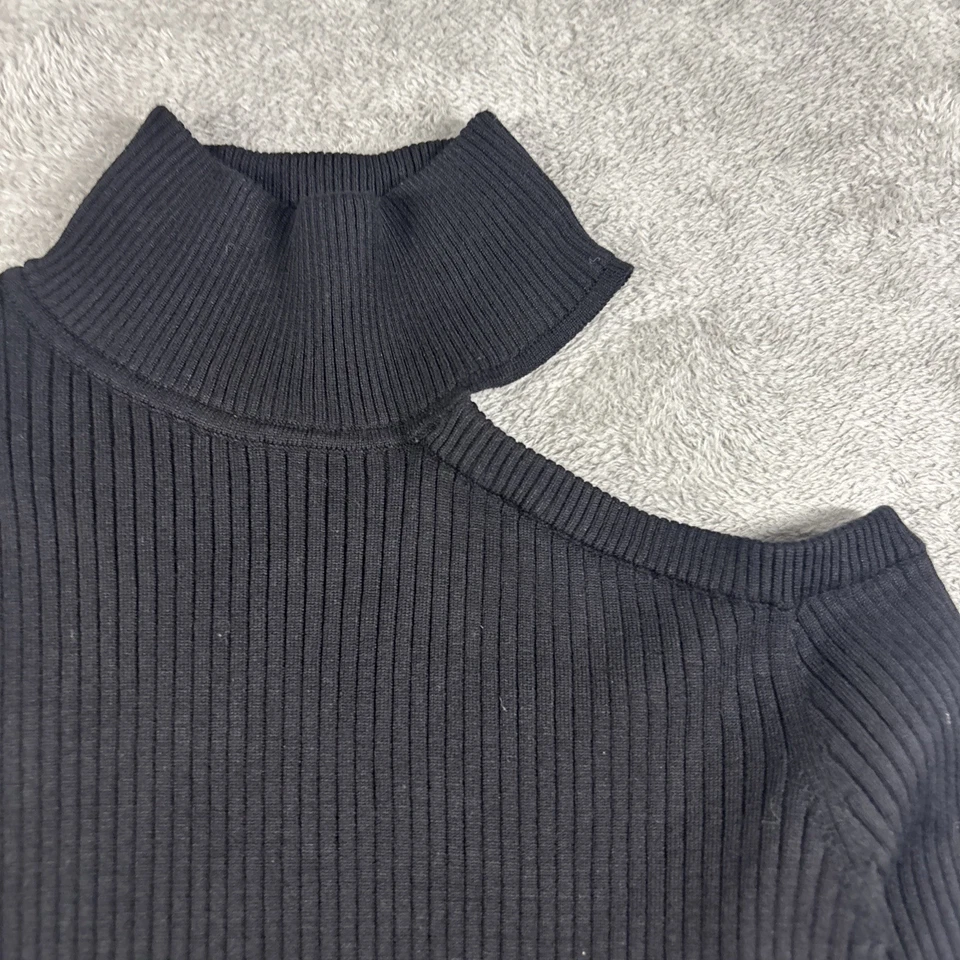 Suéter acanalado DKNY para mujer con cuello falso recortado negro talla mediana Foto 2 de 4