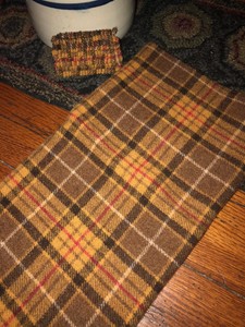 1//4 YD 100/% WOOL FOR RUG HOOKING OR WOOL APPLIQUE ~ BLOOD ORANGE PLAID