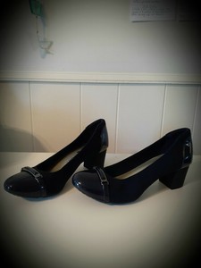 anne klein gwenna pump