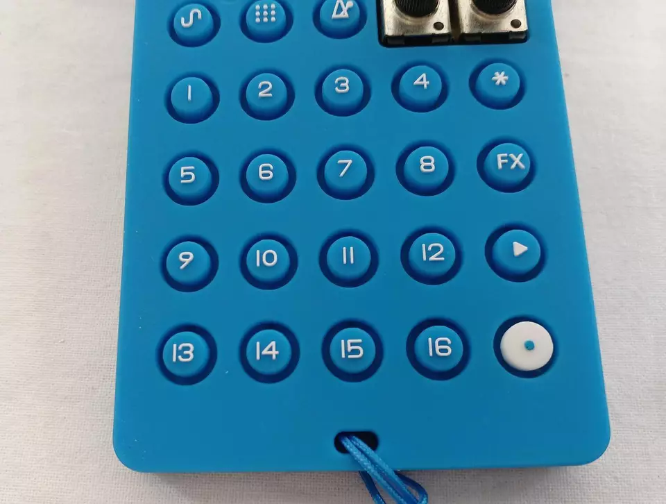 Teenage Engineering PO-35 Sprechen Gesang Synthesizer - Excellent aus Japan Used - Bild 4 von 4