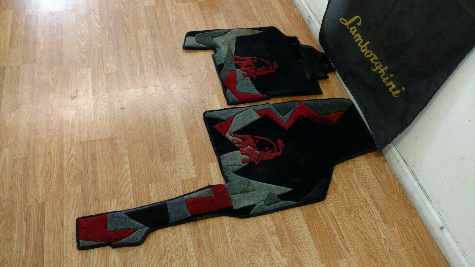 LAMBORGHINI MURCIELAGO DRIVER PASSENGER RED BLACK GRAY CARPETS OEM 