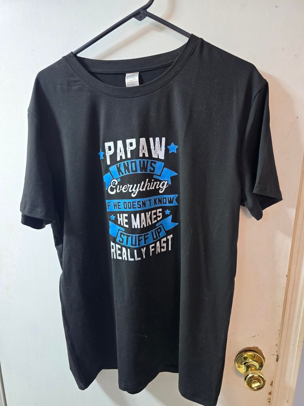 Men's Size L Paw Paw Knows everrything, etc. NWOT  T-Shirt Fathers Day Geat Gift