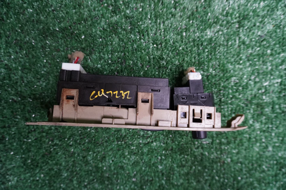 Interruptor de ventana del lado del conductor Nissan Altima 2011 OEM 25401ZN60A Foto 2 de 4