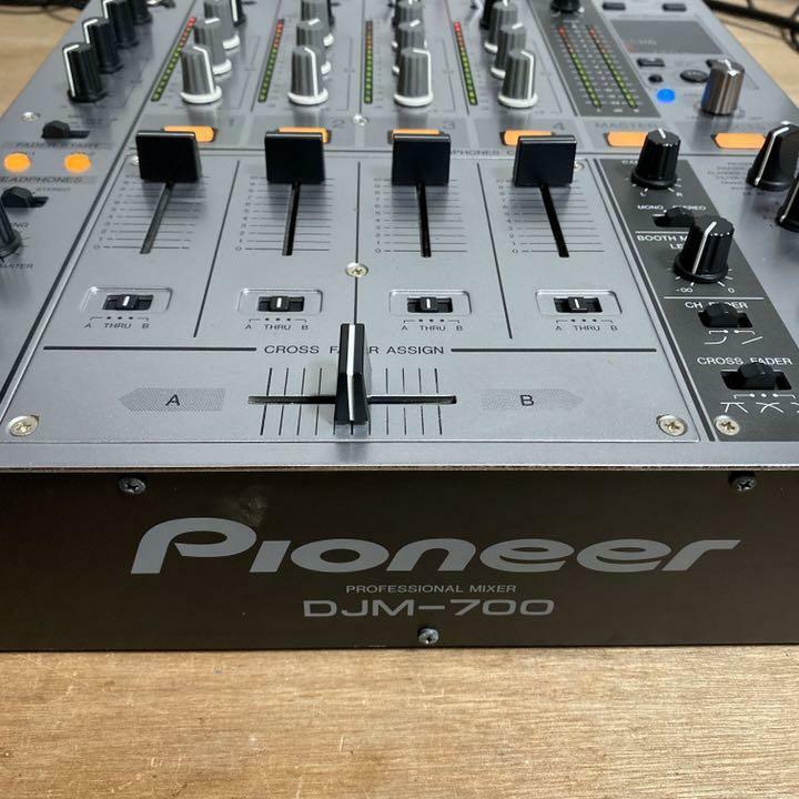 Pioneer DJM700 DJ mixer 4ch silver 24 bit 96kHz Sampling Pioneer DJM700 DJ mixer 4ch silver 24 bit 96kHz Sampling