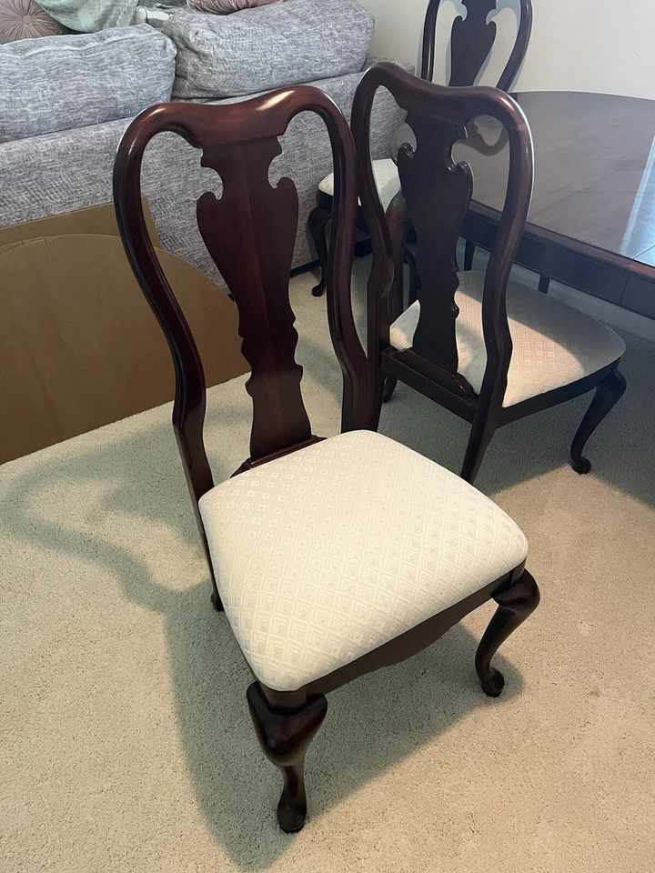 Mesa de comedor y aparador/Lowboy Thomasville Cherry Collectors Foto 2 de 4