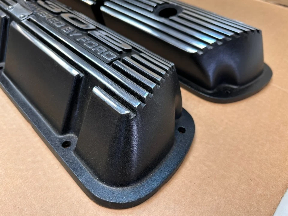 Ford 302 Aluminum Finned Valve Covers -- Restored - Image 3 of 4