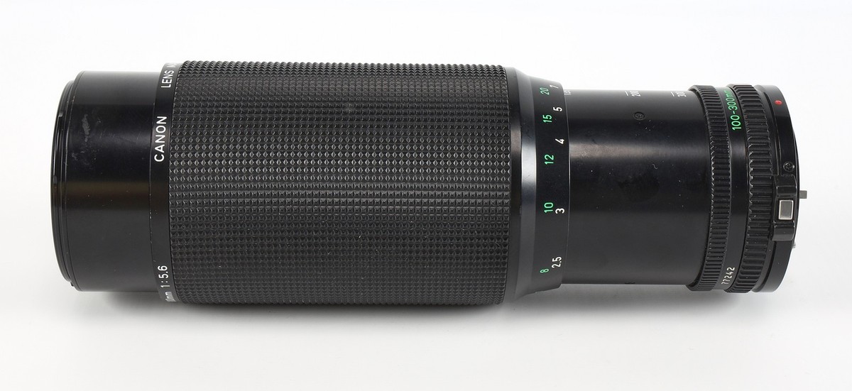 Canon 100-300mm f/5.6 L Macro Manual Focus Lens for FD-Mount {58