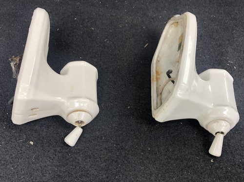 2 Vtg. Underwriter's Laboratories Inc. Electric Fixture Porcelain White Sconces - Picture 6 of 11